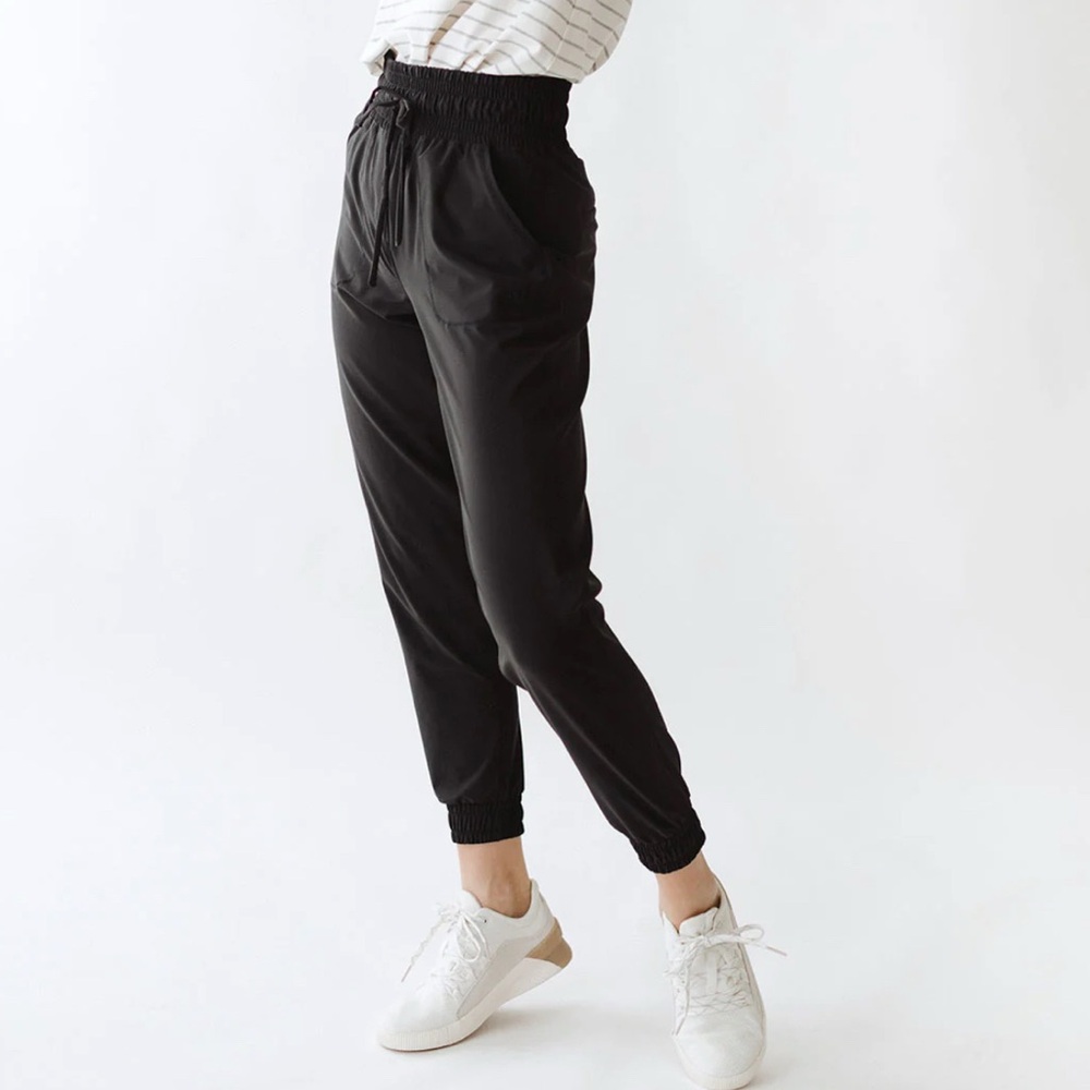 NWT Albion Fit Destination Joggers